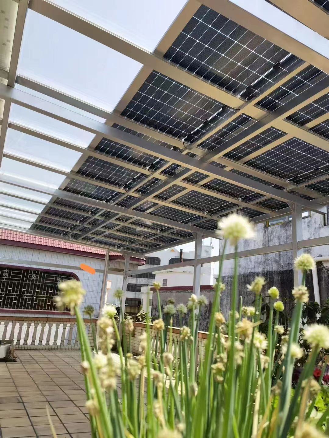 海西别墅家用屋顶太阳能发电系统安装